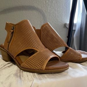 Sofft sandals in EUC.